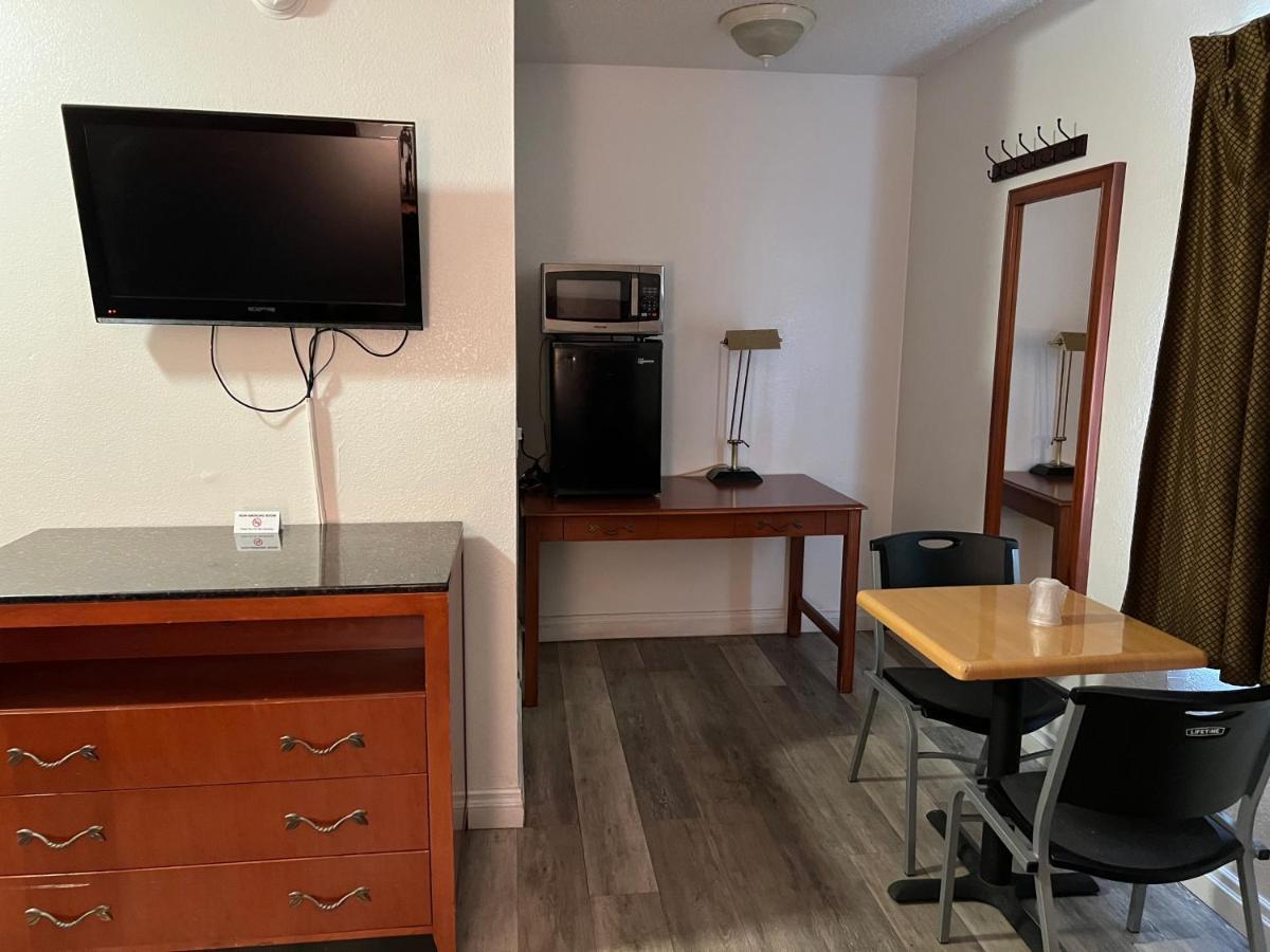 American Inn - Перрис Экстерьер фото